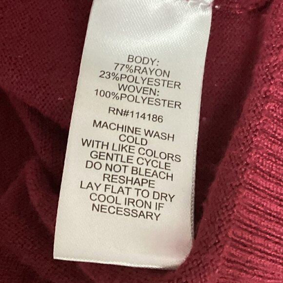 89th + Madison Solid Knit w/Metallic Striped Sleeve Top Sz S Red 184K - Picture 10 of 10